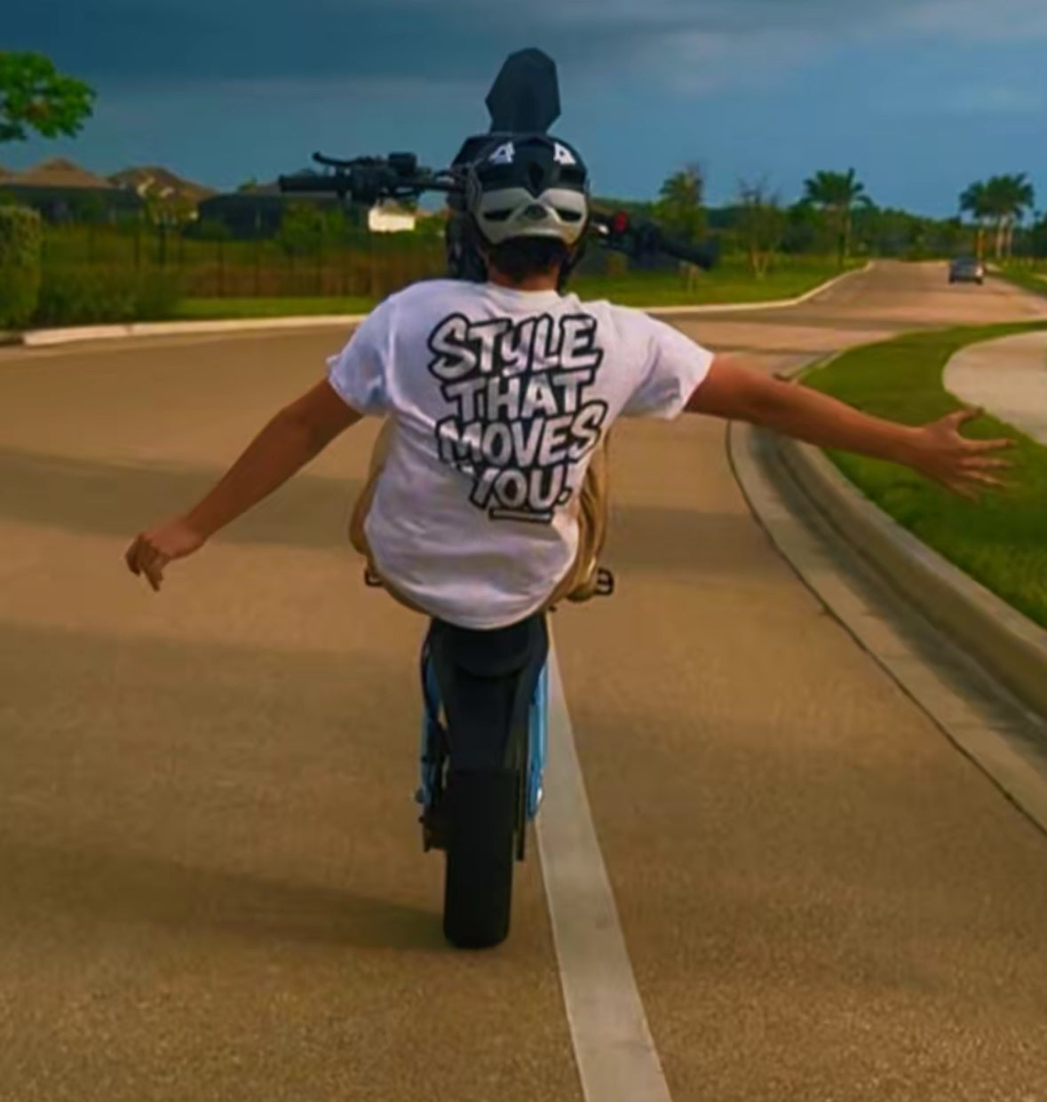 “STYLE THAT MOVE YOU” TEE
