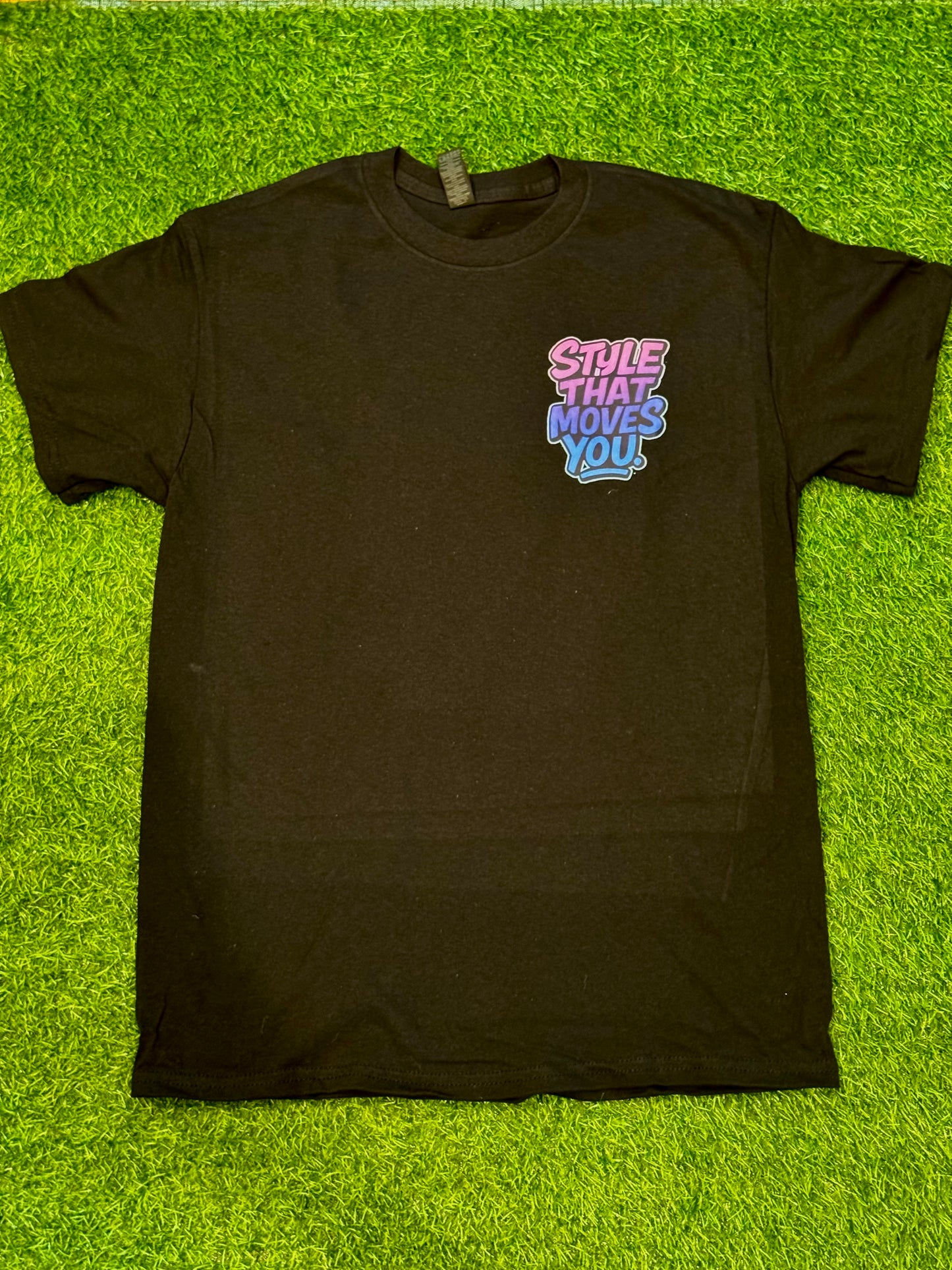 “style that moves you” ti fade tee