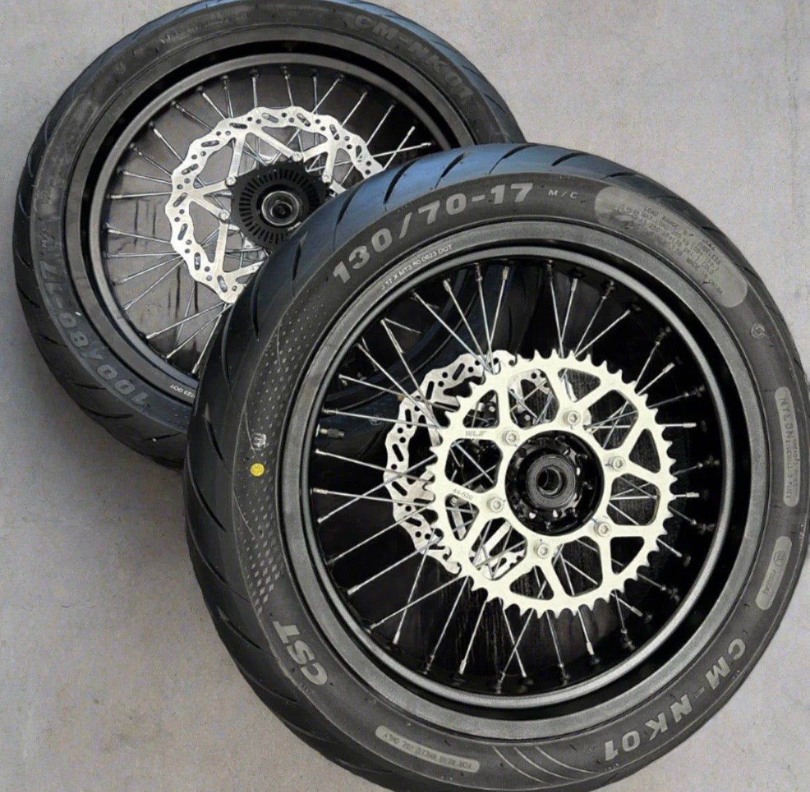 Ultra bee 17in sumos